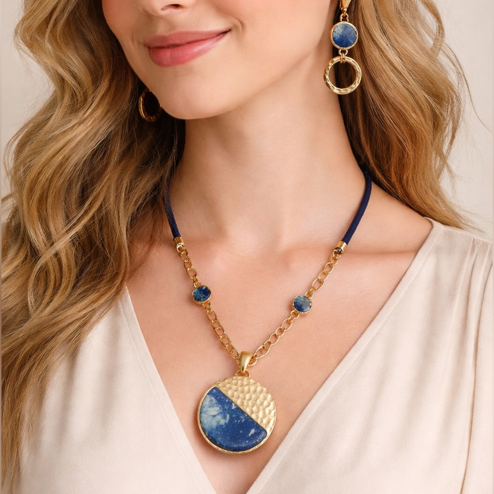 Gold Tone Blue Stone Pendant Necklace & Matching Earrings Set NWOT (BR1212/2)